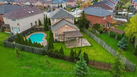 7226 Lowville Heights Mississauga ON L5N 8L3