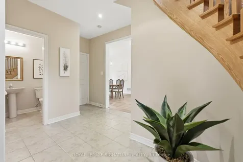 7226 Lowville Heights Mississauga ON L5N 8L3