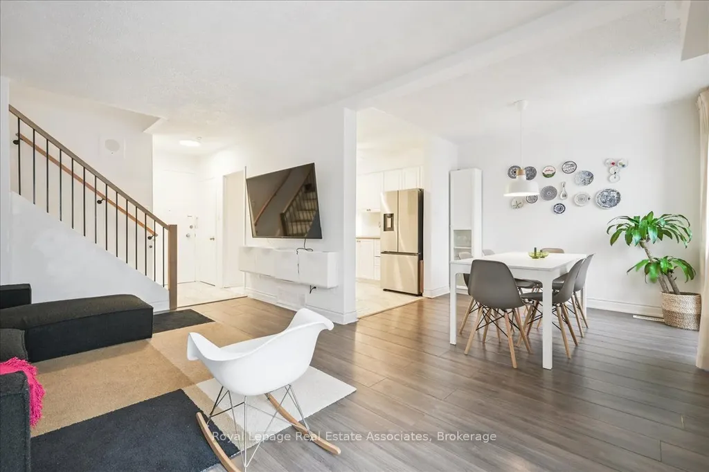 1230 Gripsholm Road Mississauga ON L4Y 2G9