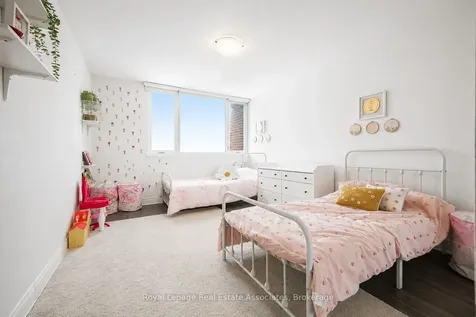 1230 Gripsholm Road Mississauga ON L4Y 2G9