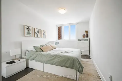 1230 Gripsholm Road Mississauga ON L4Y 2G9