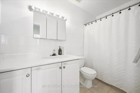 1230 Gripsholm Road Mississauga ON L4Y 2G9