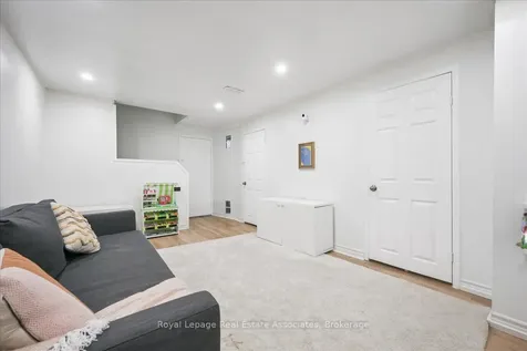 1230 Gripsholm Road Mississauga ON L4Y 2G9