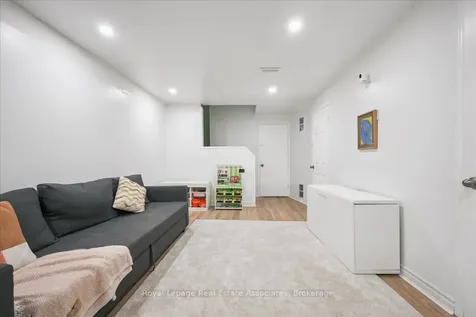 1230 Gripsholm Road Mississauga ON L4Y 2G9