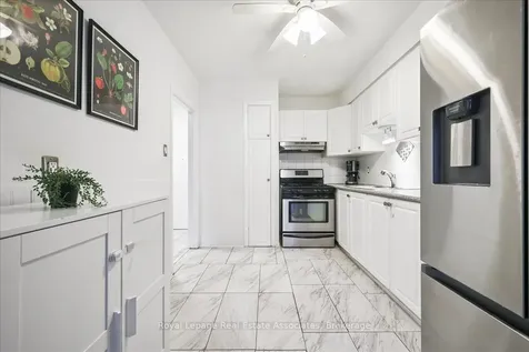 1230 Gripsholm Road Mississauga ON L4Y 2G9