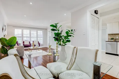 2376 Whaley Drive Mississauga ON L5B 2B5