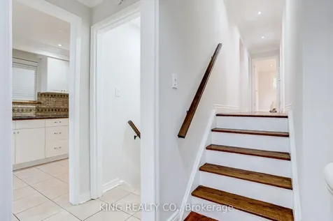 2376 Whaley Drive Mississauga ON L5B 2B5