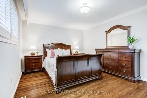 2376 Whaley Drive Mississauga ON L5B 2B5
