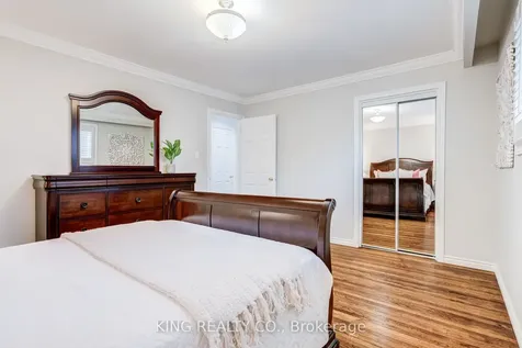 2376 Whaley Drive Mississauga ON L5B 2B5