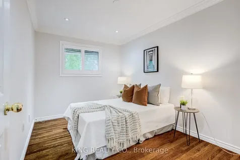 2376 Whaley Drive Mississauga ON L5B 2B5