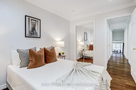 2376 Whaley Drive Mississauga ON L5B 2B5