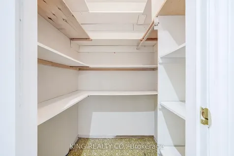 2376 Whaley Drive Mississauga ON L5B 2B5