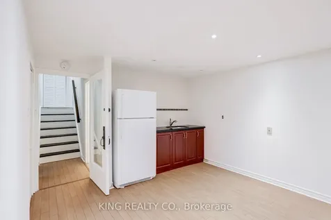 2376 Whaley Drive Mississauga ON L5B 2B5