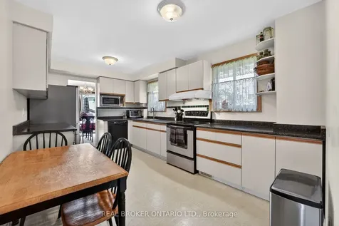 3202 Shadetree Drive Mississauga ON L5N 6P4