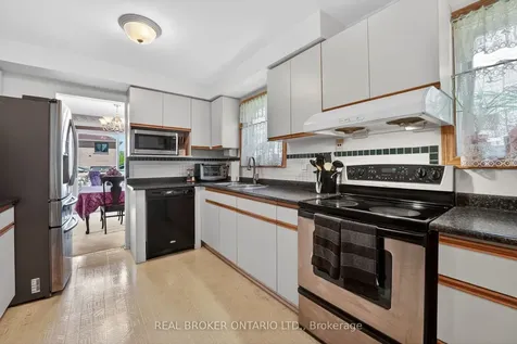 3202 Shadetree Drive Mississauga ON L5N 6P4