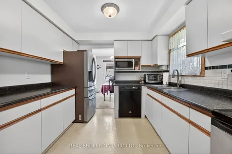 3202 Shadetree Drive Mississauga ON L5N 6P4
