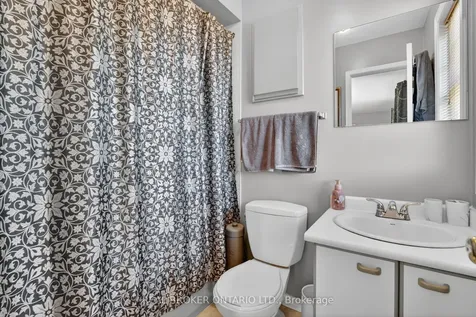 3202 Shadetree Drive Mississauga ON L5N 6P4