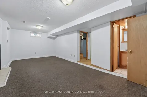 3202 Shadetree Drive Mississauga ON L5N 6P4