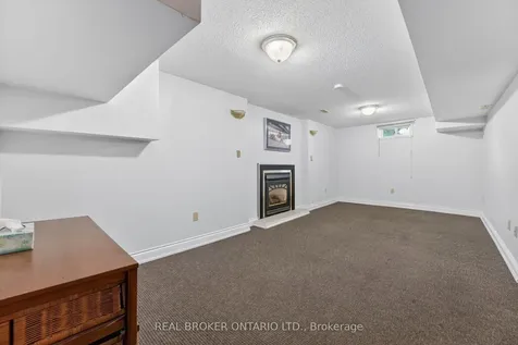3202 Shadetree Drive Mississauga ON L5N 6P4