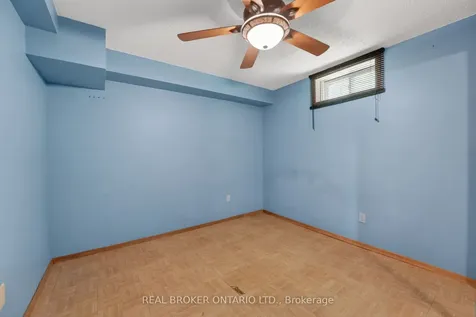 3202 Shadetree Drive Mississauga ON L5N 6P4