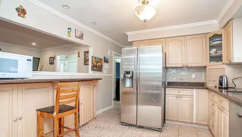 37 Carlyle Crescent Brampton ON L6W 2Y9