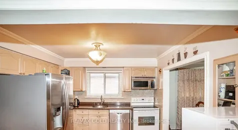 37 Carlyle Crescent Brampton ON L6W 2Y9