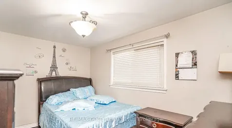 37 Carlyle Crescent Brampton ON L6W 2Y9