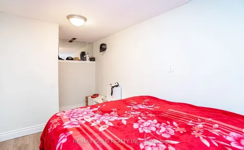 37 Carlyle Crescent Brampton ON L6W 2Y9