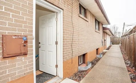 37 Carlyle Crescent Brampton ON L6W 2Y9