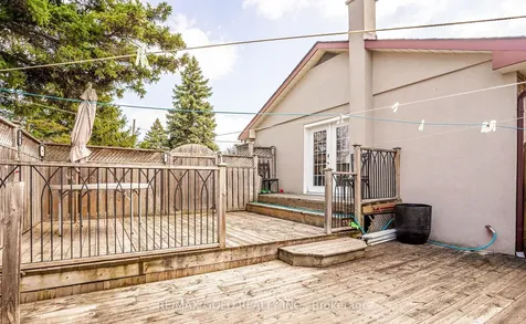 37 Carlyle Crescent Brampton ON L6W 2Y9