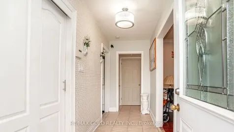 37 Carlyle Crescent Brampton ON L6W 2Y9