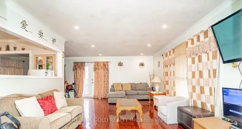 37 Carlyle Crescent Brampton ON L6W 2Y9