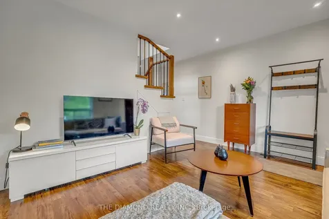 129 Earlscourt Avenue Toronto ON M6E 4A8