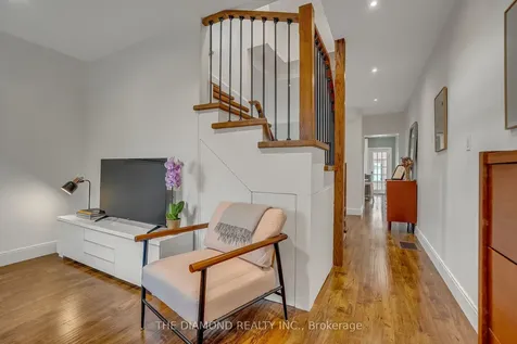 129 Earlscourt Avenue Toronto ON M6E 4A8