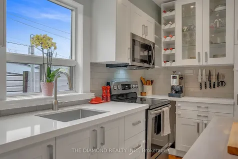 129 Earlscourt Avenue Toronto ON M6E 4A8