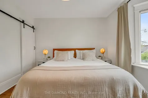 129 Earlscourt Avenue Toronto ON M6E 4A8