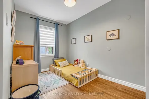 129 Earlscourt Avenue Toronto ON M6E 4A8