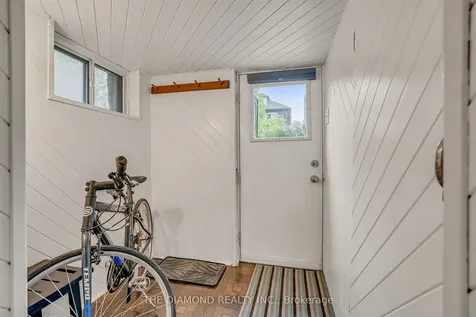 129 Earlscourt Avenue Toronto ON M6E 4A8