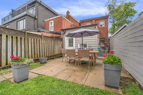 129 Earlscourt Avenue Toronto ON M6E 4A8