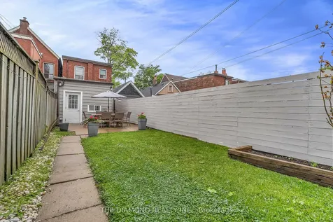 129 Earlscourt Avenue Toronto ON M6E 4A8