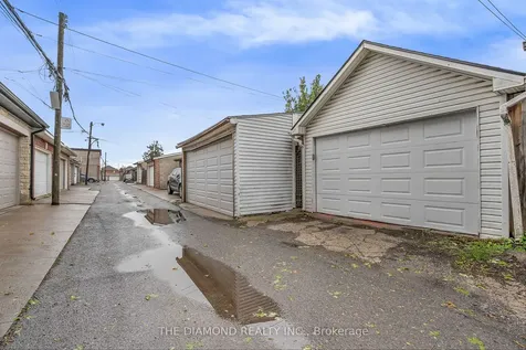 129 Earlscourt Avenue Toronto ON M6E 4A8