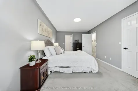 50 Lancewood Crescent Brampton ON L6S 5Y6