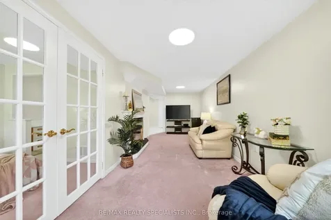 50 Lancewood Crescent Brampton ON L6S 5Y6