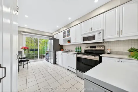 50 Lancewood Crescent Brampton ON L6S 5Y6