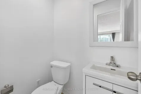 3404 Monica Drive Mississauga ON L4T 3E7