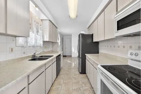 3404 Monica Drive Mississauga ON L4T 3E7