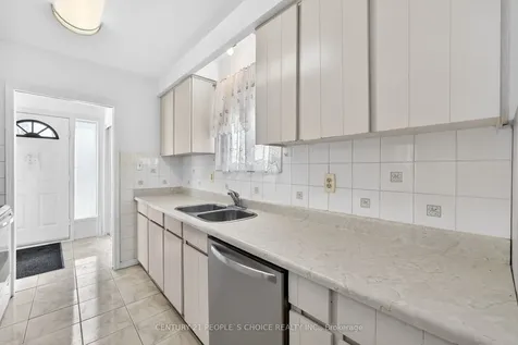 3404 Monica Drive Mississauga ON L4T 3E7