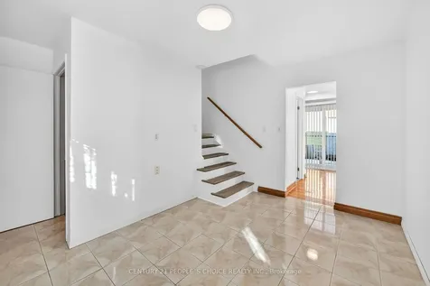 3404 Monica Drive Mississauga ON L4T 3E7
