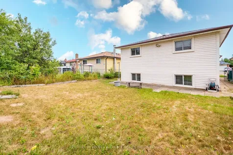 3404 Monica Drive Mississauga ON L4T 3E7