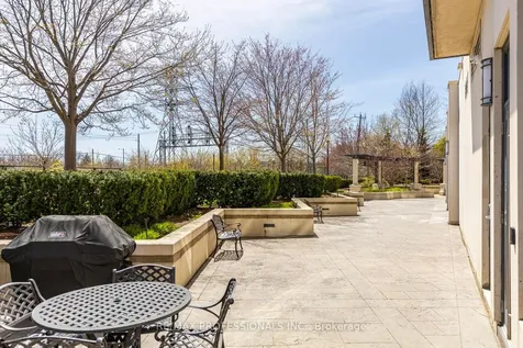 1135 Royal York Road Toronto ON M9A 0C3